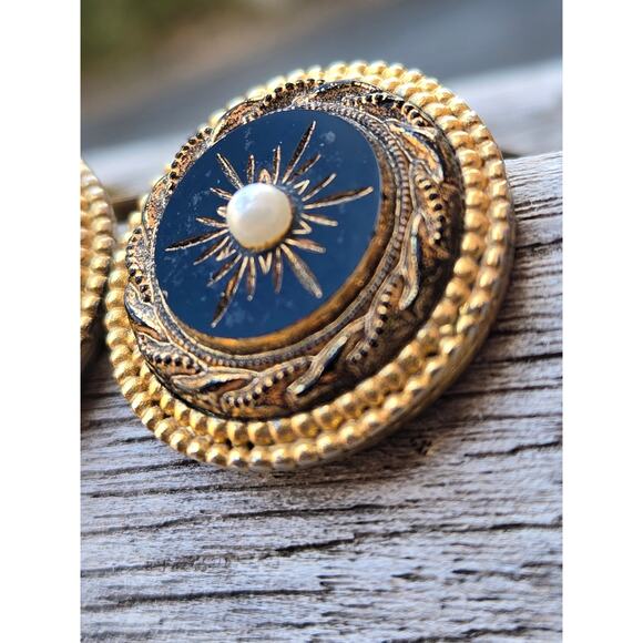 Vintage Victorian Sphinx Revival Faux Pearl Star Burst Gold Tone Clip Earrings - Picture 5 of 8